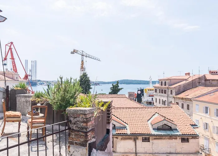 Diana's Chamber * Pula